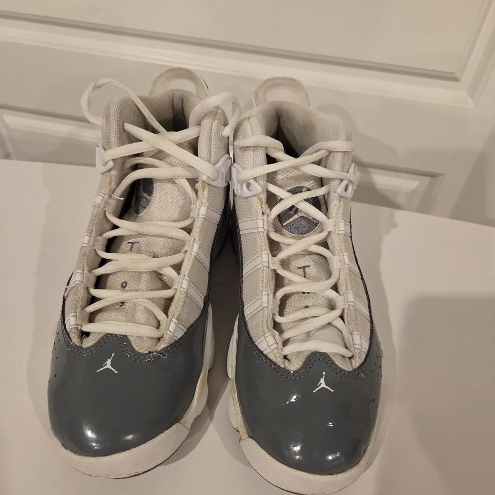 JORDAN 6 RINGS YOUTH SNEAKERS GREY/WHITE SIZE 3